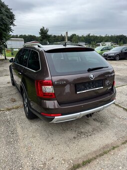 Škoda Octavia Scout - 4