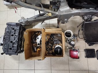 Kawasaki ZZR 1100 - 4