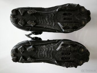 Tretry AXON vel. 40 - 4