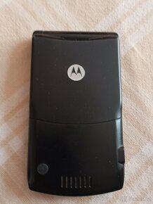 Mobilní telefon Motorola V3 Razr - 4