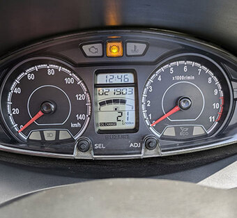 Suzuki AN 125 Burgman - 4
