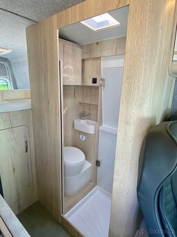 Obytná vestavba do vozu Mercedes Sprinter - 4