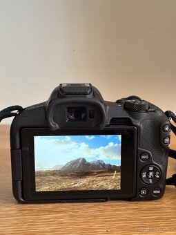 Bezzrcadlovka Canon EOS R50 + příslušenství - 4