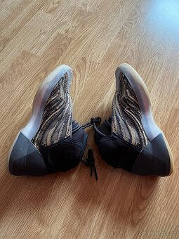 Adidas Yezzy QNTM Amber Tint - 4