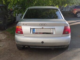 Audi A4 sedan 1995 - 4