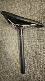Oval Concepts gravel sedlo a sedlovka 27.2x300mm - 4