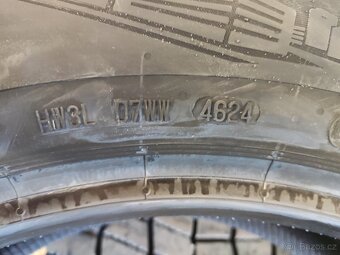 Prodám nové pneu Continental 235/55 R18 100V - 4