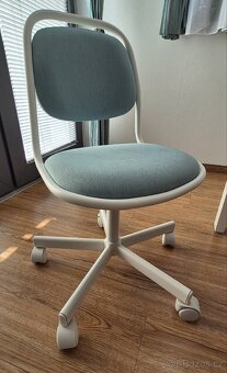 Dětský psací stul IKEA PAHL a zidle IKEA Orfjall - 4