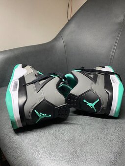 Nike Air Jordan 4 Retro "Green Glow" - 4