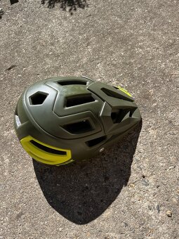 CYKLISTICKÁ HELMA R2 TRAIL - 4