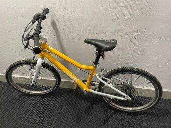 Woom 4 žluté se stojánkem - 4