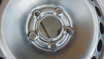 15 zánovní plechové disky - 4