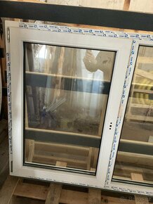 Prodám plastové okno 3000 x 1180 mm - 4