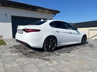 P: Alfa Romeo Giulia Super 2,0T 280HP RWD 2019 - 4