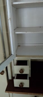 Starožitný nábytek - 4