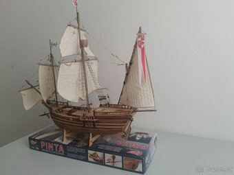Modely Nina, Pinta a Santa Maria - 4