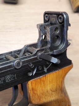 vz61 škorpion sa61 taktický samopal ačr pistole - 4