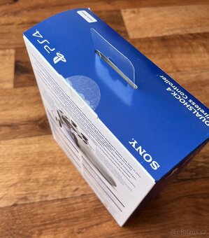 Originální ovladač Sony DualShock 4 pro PS4 V2 bílý - 4