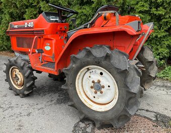 Japonský malotraktor Kubota B-40, traktor 4x4 - 4