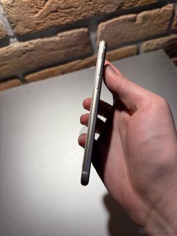 iPhone SE 2022 128 GB, baterie 100% - 4