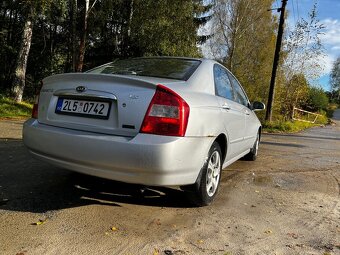 Kia Cerato 1.5 CRDI - 4
