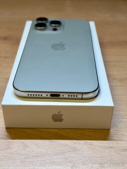 iPhone 16 Pro Max 256 GB Přírodní Titan - 4