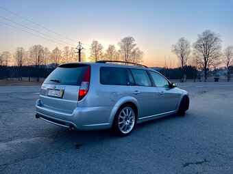 Ford Mondeo ST220 - 4