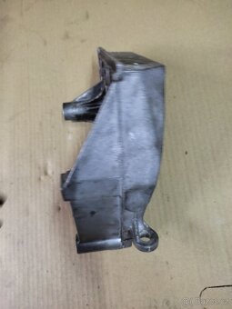 Pravý držák motoru TDI - 4