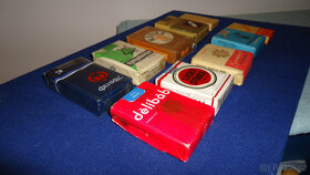 10 krabiček starých, sběratelských, zabalených cigaret. - 4
