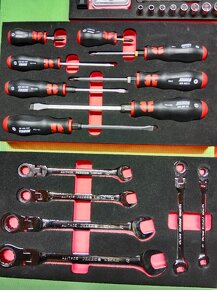 ponk-skříně -vybavení - 4