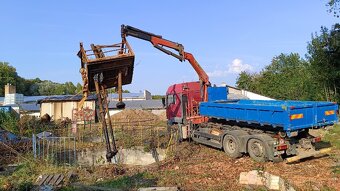 Přeprava, manipulace s hydraulickou rukou a kontejnerem. - 4