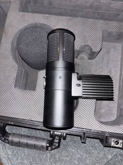 WA8000 - Warm Audio - 4