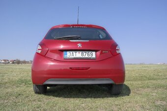 Peugeot 208 1,2i 60 kW, bohaté příslušenství - 4