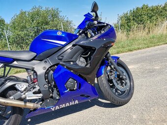 Yamaha R6 - 4