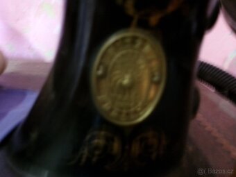 šlapací šicí stroj - 4