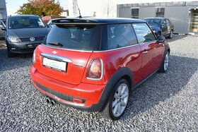 MINI COOPER S R56,PO ROZVODECH,KŮŽE,NAVI,VÝH.SEDAČEK,TOP - 4