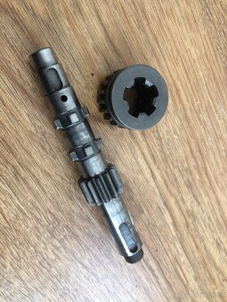 Prodám náhradní díly na motocykl ČZ 125 T a ČZ 125 B - 4