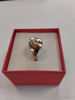 Zlatý prsten dvojí zlato se zirkony - 4