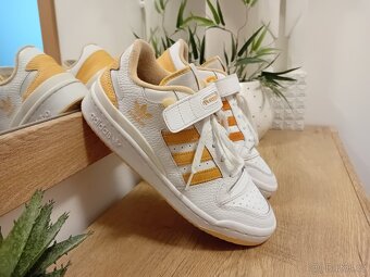 Adidas tenisky vel. 40 kožené unisex Rezervace - 4