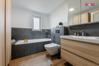 Prodej rodinného domu, 182 m², Karlovy Vary, ul. Na Stezce - 4