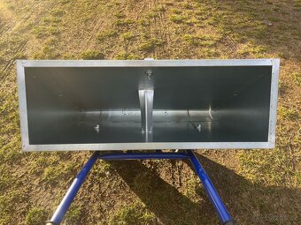 Automatické tříkomorové krmítko pro zvířata - 4