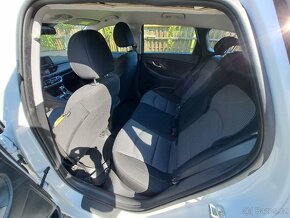 Hyundai i30 1.6 crdi r.v 2018 havarovane pojizdne - 4