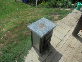 Prodám repasovaná kamínka s kamennou deskou na grilování. - 4