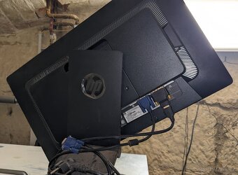 HP Z22i - 4