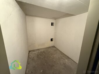 Prodej garážového stání, 18 m2 - Praha - Košíře, ev.č. 00790 - 4
