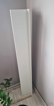 bílá obývací TV stěna (2x skříň, 1x komoda, 1x police) - 4