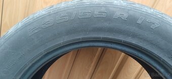 Continental 235/55/r17 - 4