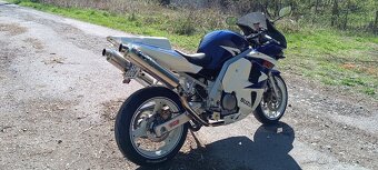 Suzuki SV 650s - 4