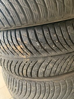 235/50R19 - 4
