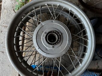 Náboje, kola, středy a řetězovky Jawa/CZ - 4